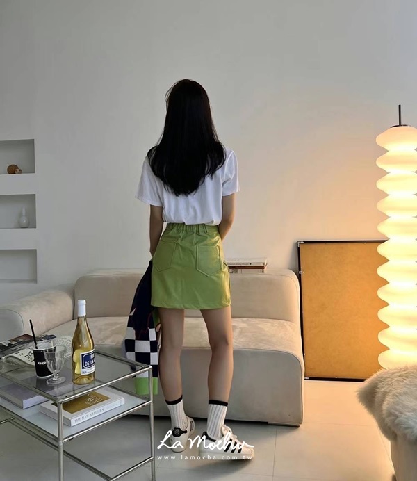 亮面皮革短裙